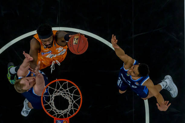 适应新的联 适应新的联