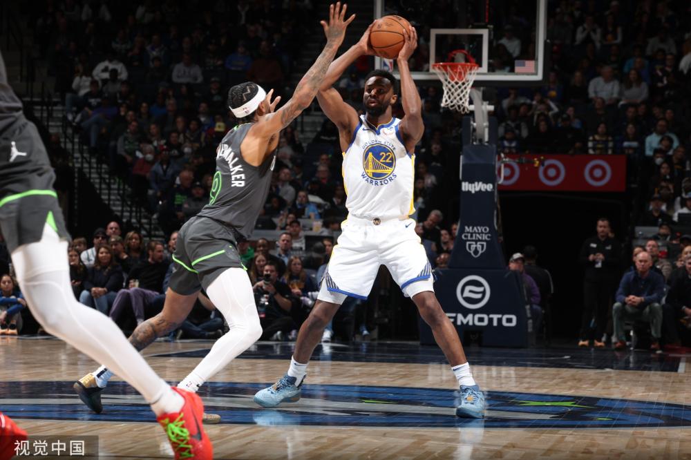 她不仅拥有 她不仅拥有